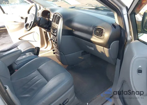 2005 Chrysler Town & Country Touring z USA, uszkodzony, nr VIN 2C8GP54L55R418660